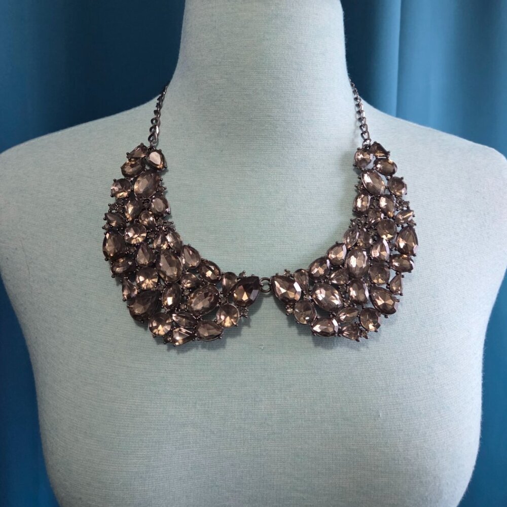 Gemini said Gothic Glamour: The Tasha Statement Bib Necklace - Picture 2 of 8